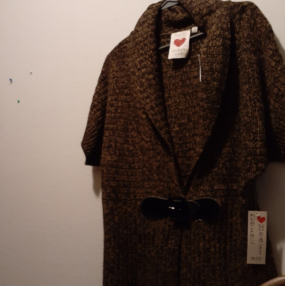 Short sleeve  belted closur Sweart